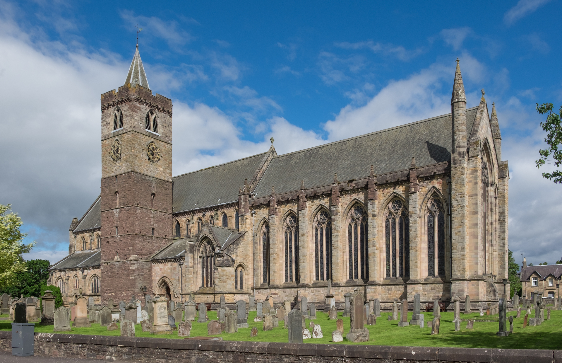 Dunblane Cathedral on a sunny summer day